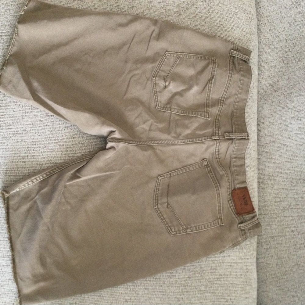 Van khaki shorts W40